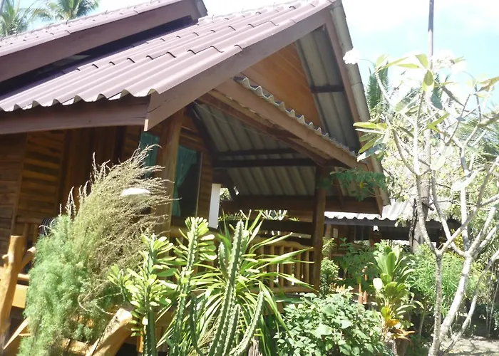 Pasai Beach Lodge